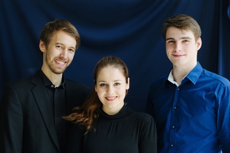 Ton & Erklärung 2017: Die Finalisten Valentino Worlitzsch, Laura Moinian und Friedrich Thiele (v.l.n.r.) © Sima Dehgani Ton & Erklärung 2017: Die Finalisten Valentino Worlitzsch, Laura Moinian und Friedrich Thiele (v.l.n.r.) © Sima Dehgani